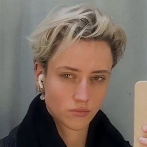 Meet your Posher, Andrea - Picture 1 of 1